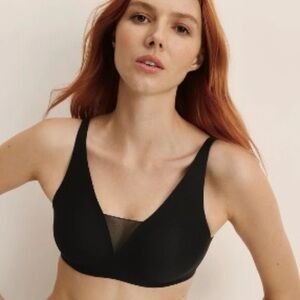 knix Black Wireless V-Neck Comfort Bra with Mesh Inset brand new w tags and bag